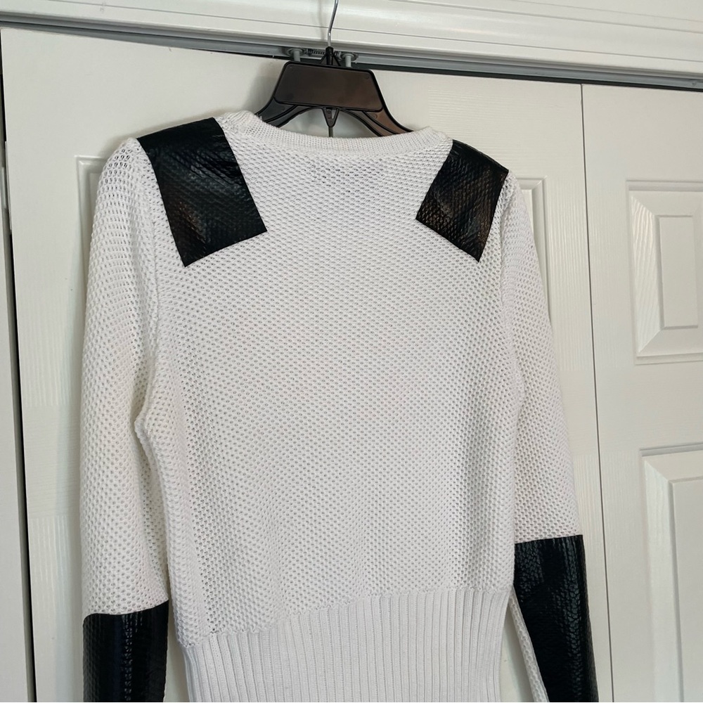 Rag & bone White Knit Crewneck Sweater Black Patent Patchwork Sz Large - Picture 10 of 10